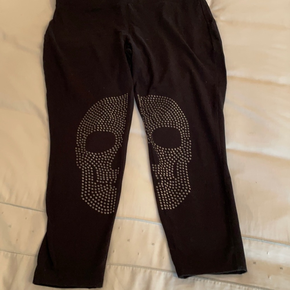 Super cute skull leggings